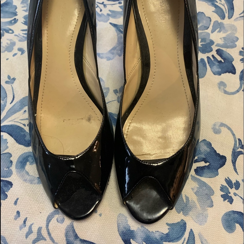 Black Peep Toe Patent leather shoes. Size 10. Worn